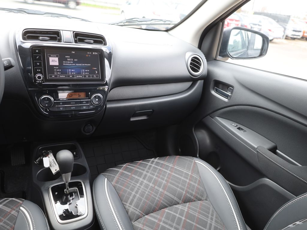 Vehicle image 17 of 39