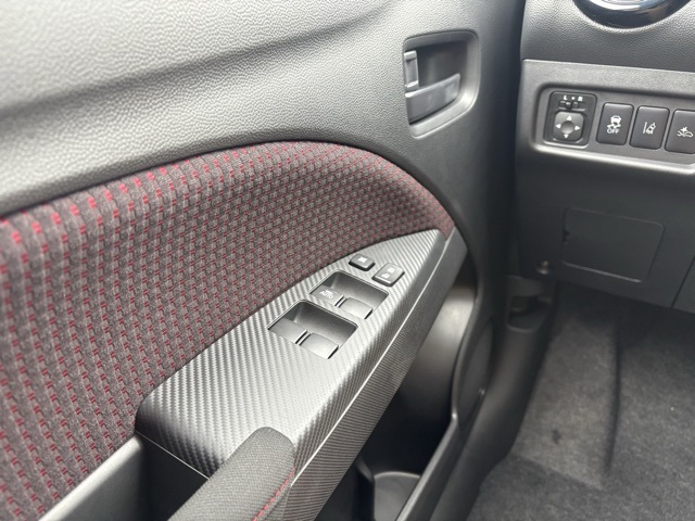 Vehicle image 19 of 29