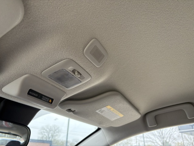 Vehicle image 25 of 29
