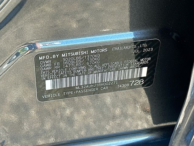 Vehicle image 27 of 32