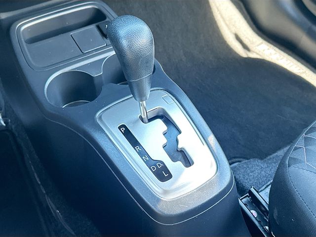 Vehicle image 24 of 32