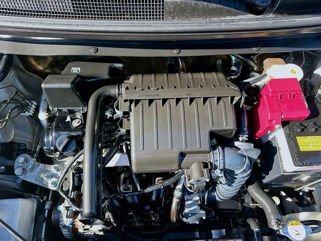 Vehicle image 8 of 32