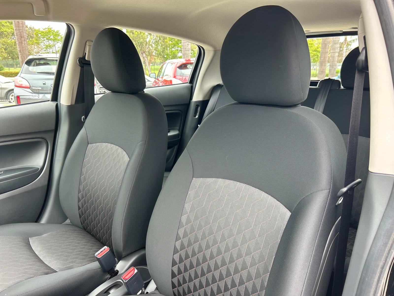 Vehicle image 10 of 29