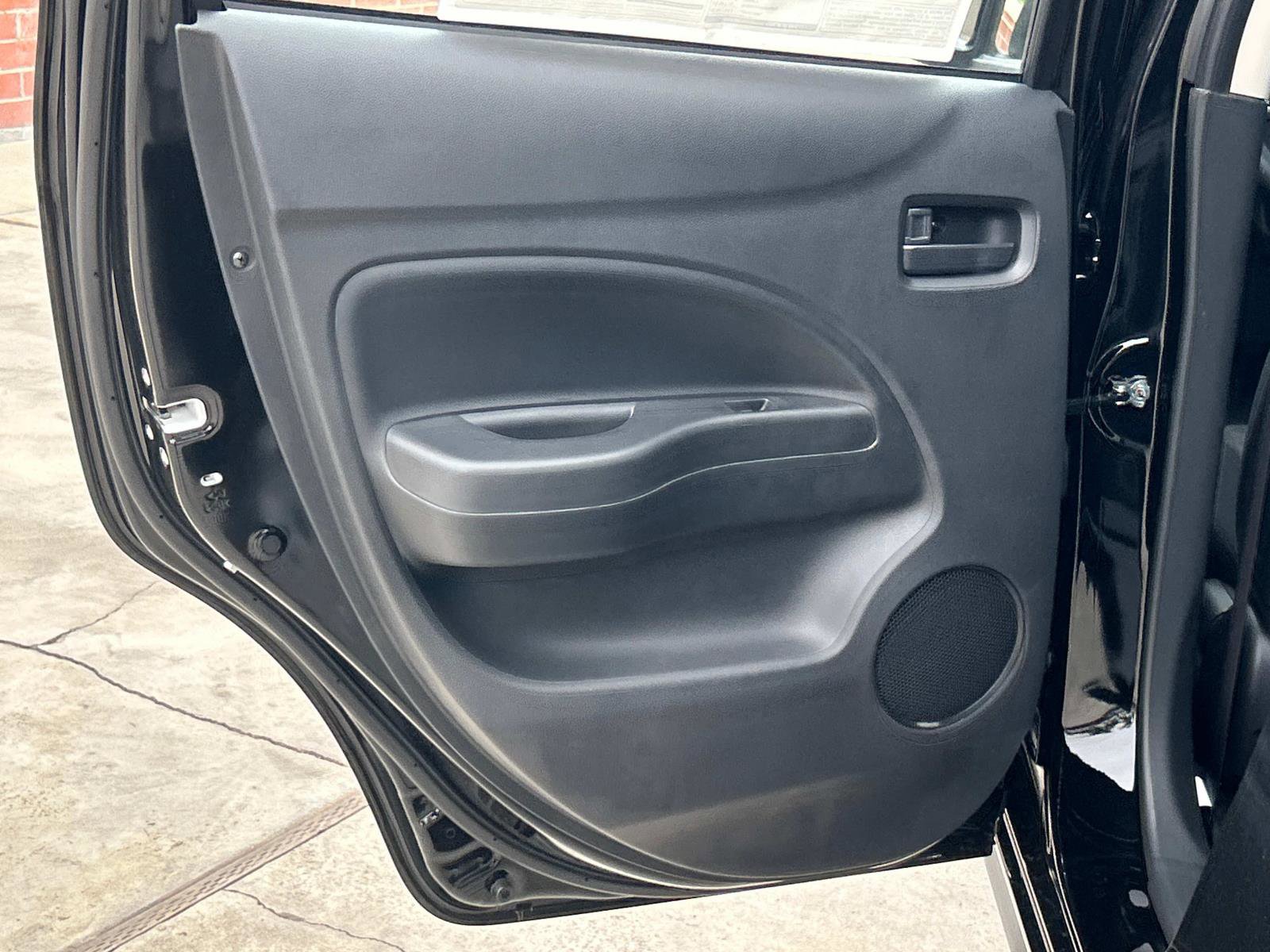 Vehicle image 22 of 29