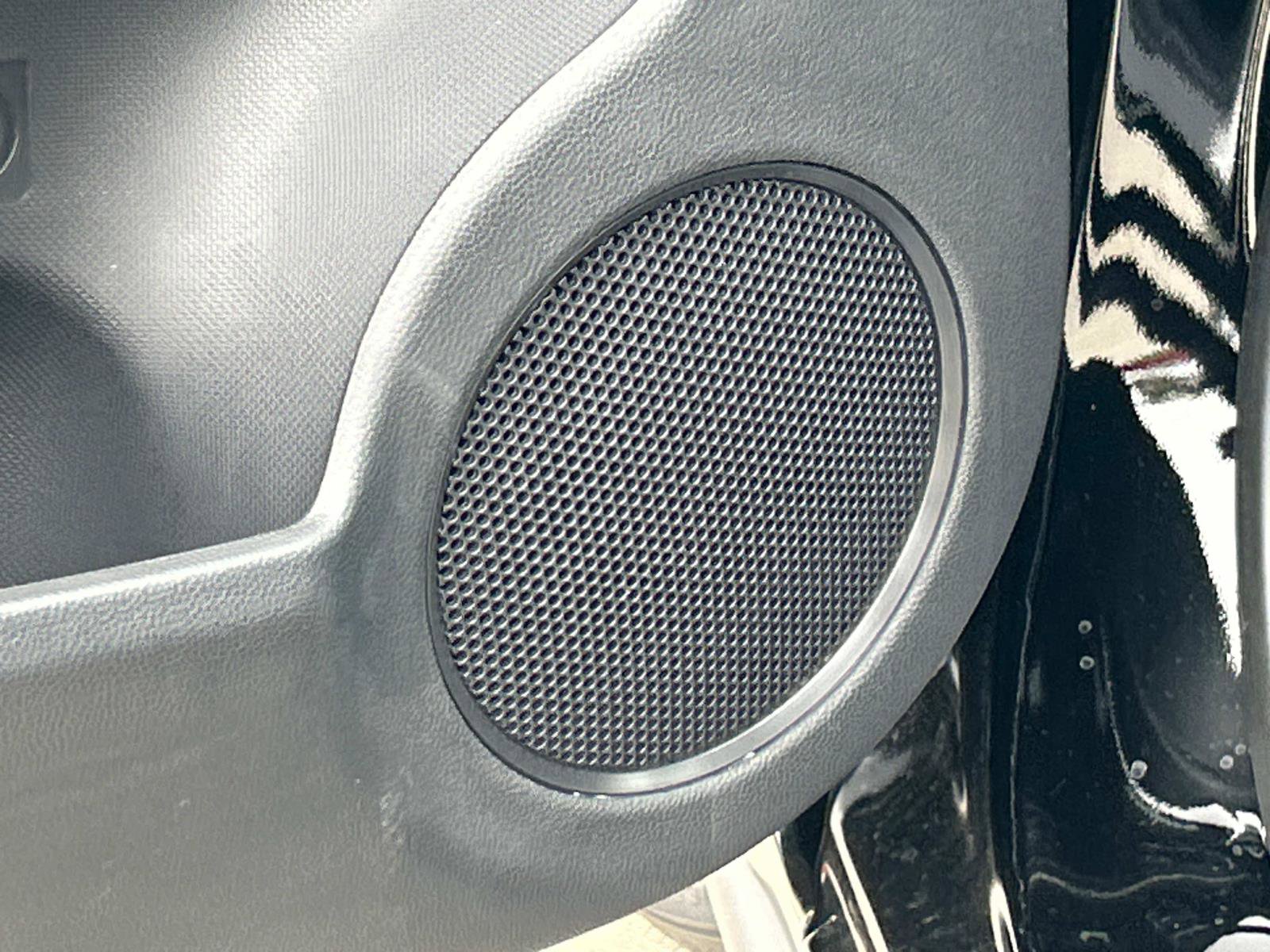Vehicle image 26 of 29