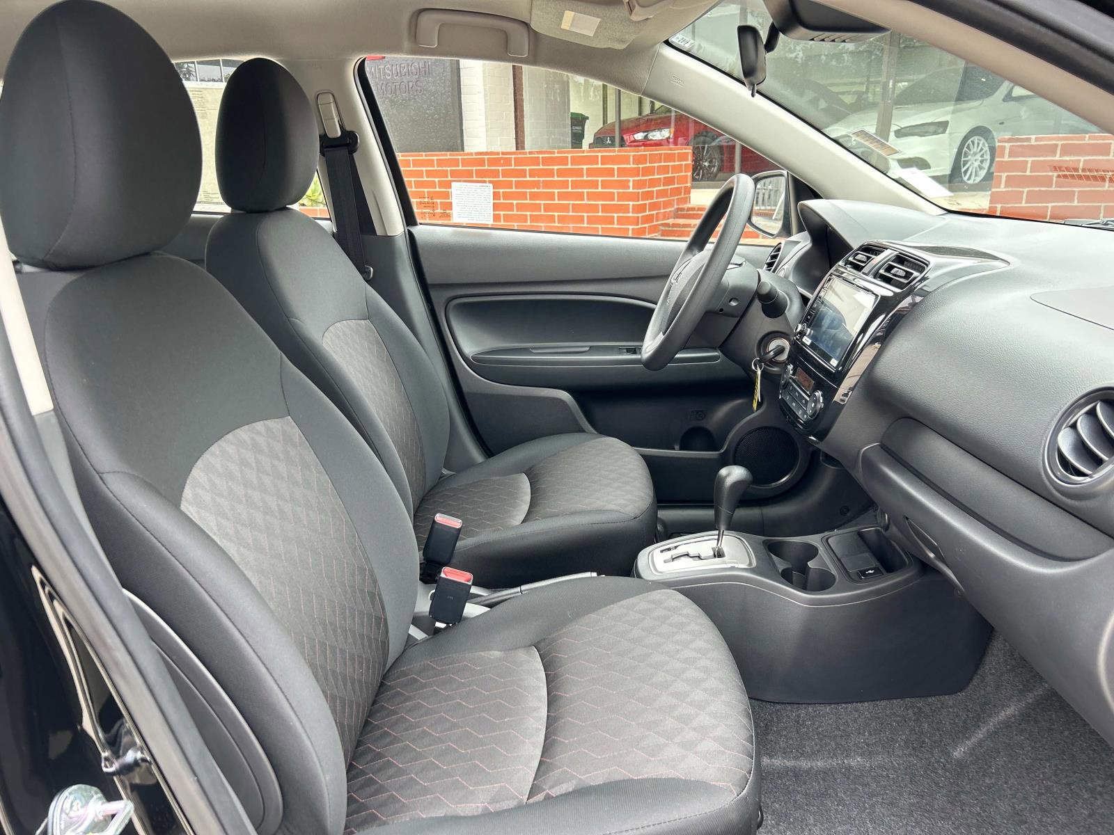 Vehicle image 11 of 29