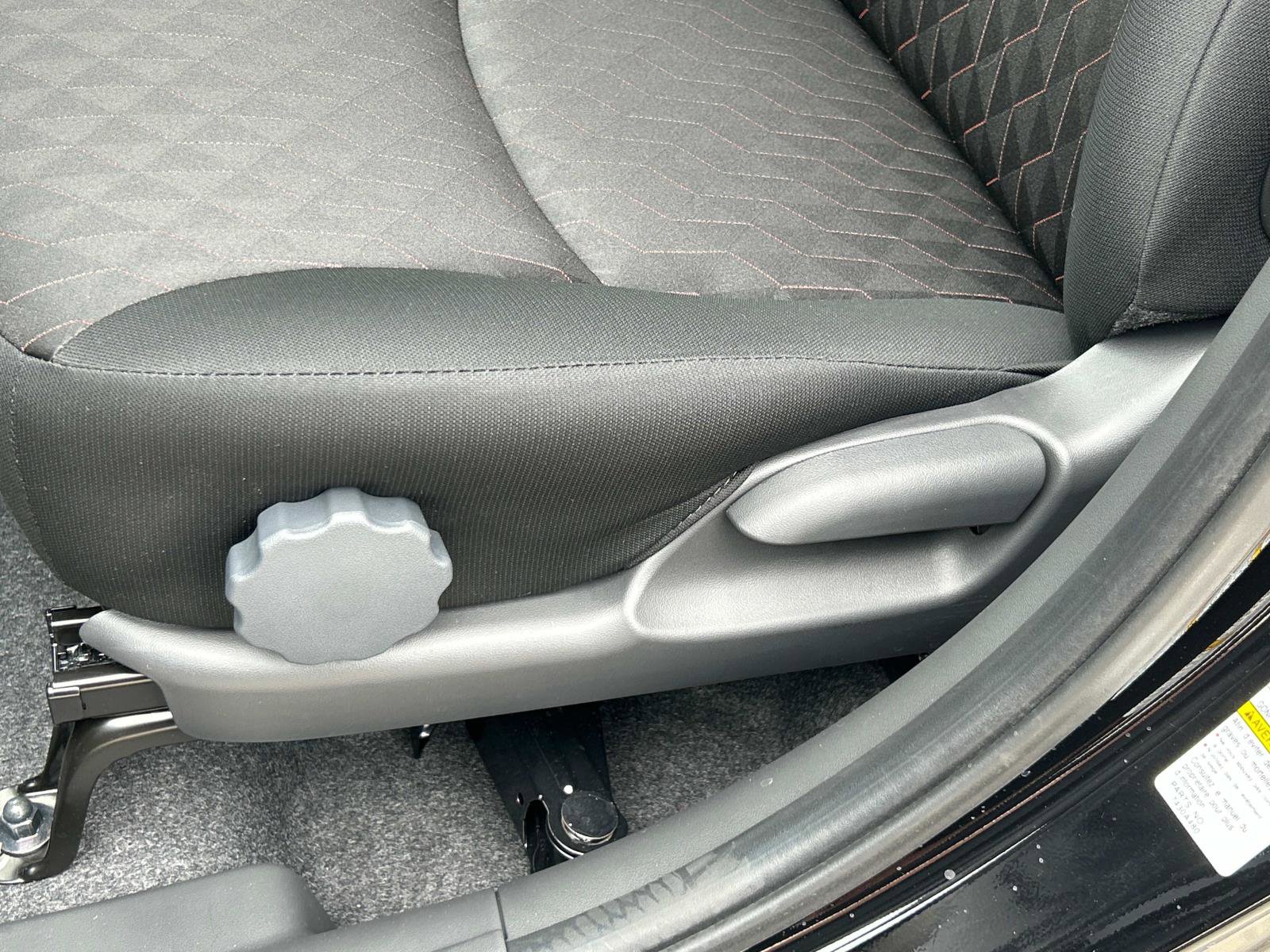Vehicle image 28 of 29