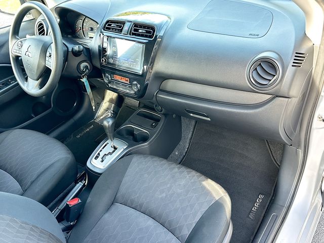 Vehicle image 14 of 32