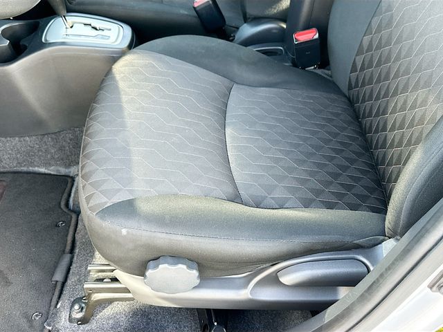 Vehicle image 27 of 32