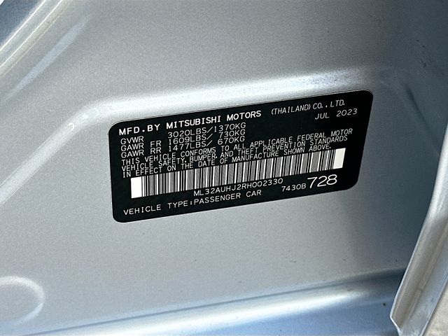 Vehicle image 24 of 32