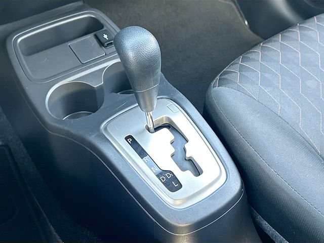 Vehicle image 22 of 32