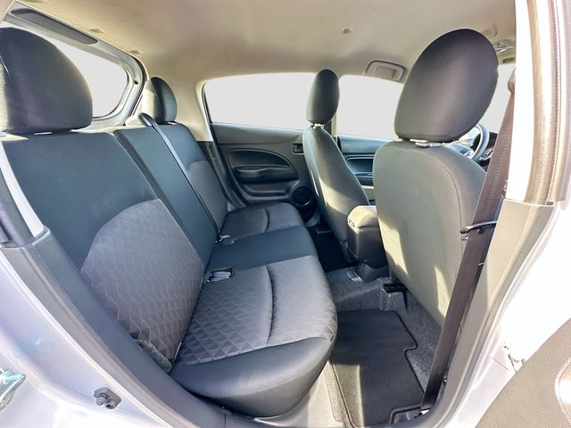 Vehicle image 11 of 32