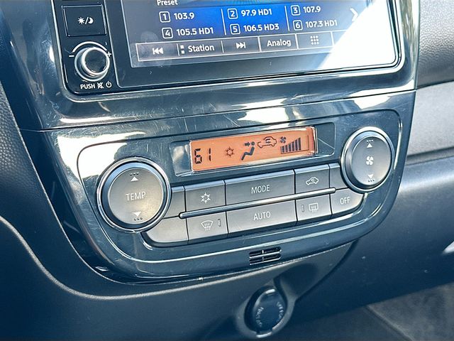 Vehicle image 21 of 32