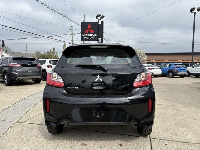 Vehicle image 8 of 32