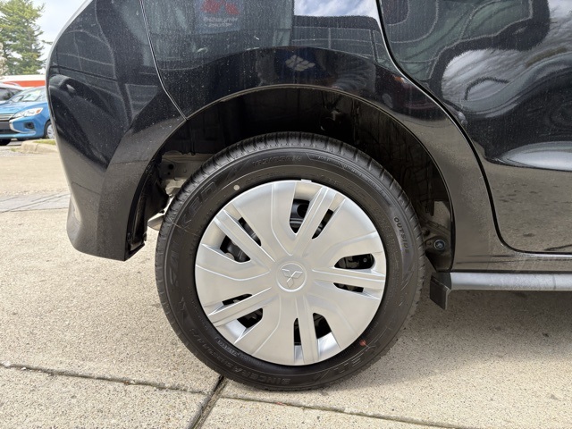 Vehicle image 9 of 32