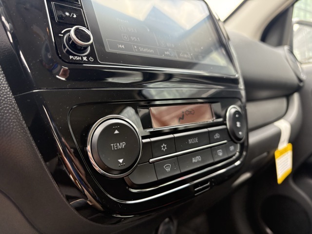 Vehicle image 29 of 32