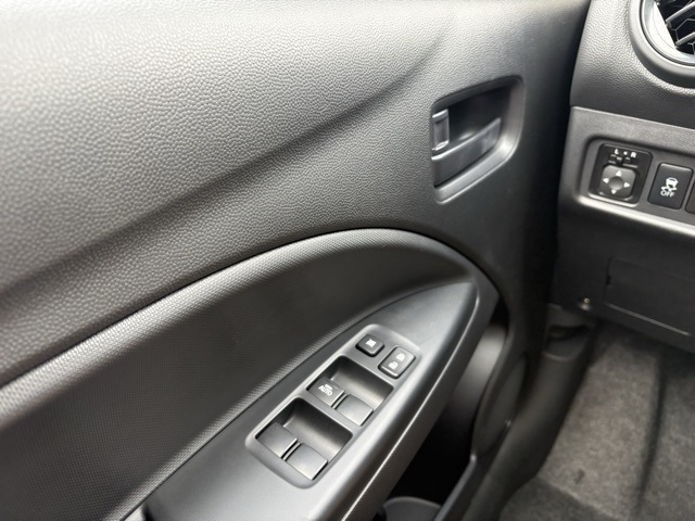 Vehicle image 20 of 32