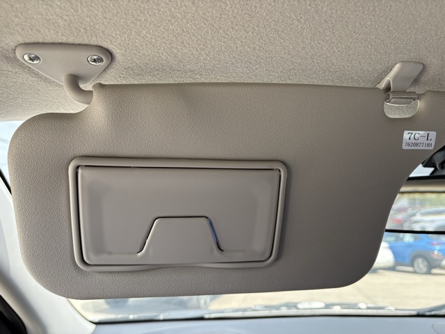 Vehicle image 24 of 32