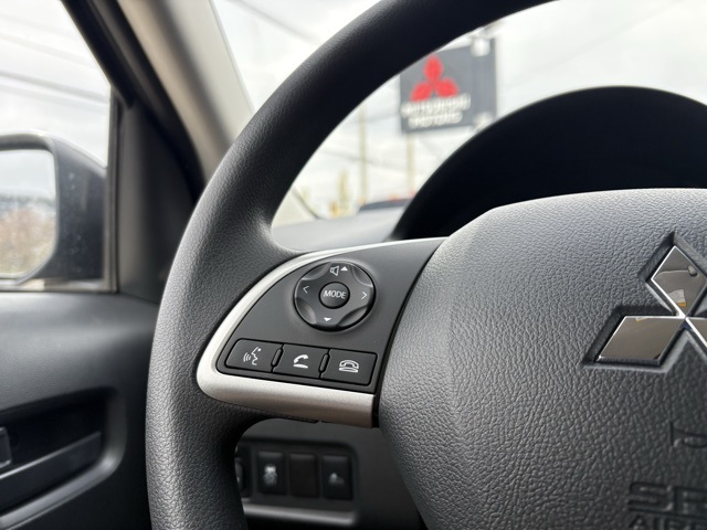 Vehicle image 17 of 32