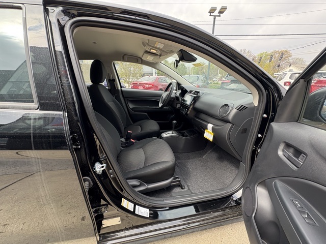 Vehicle image 15 of 32