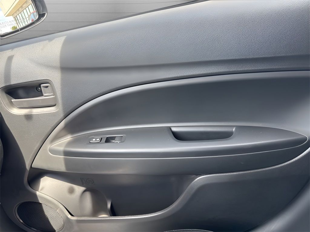 Vehicle image 15 of 26