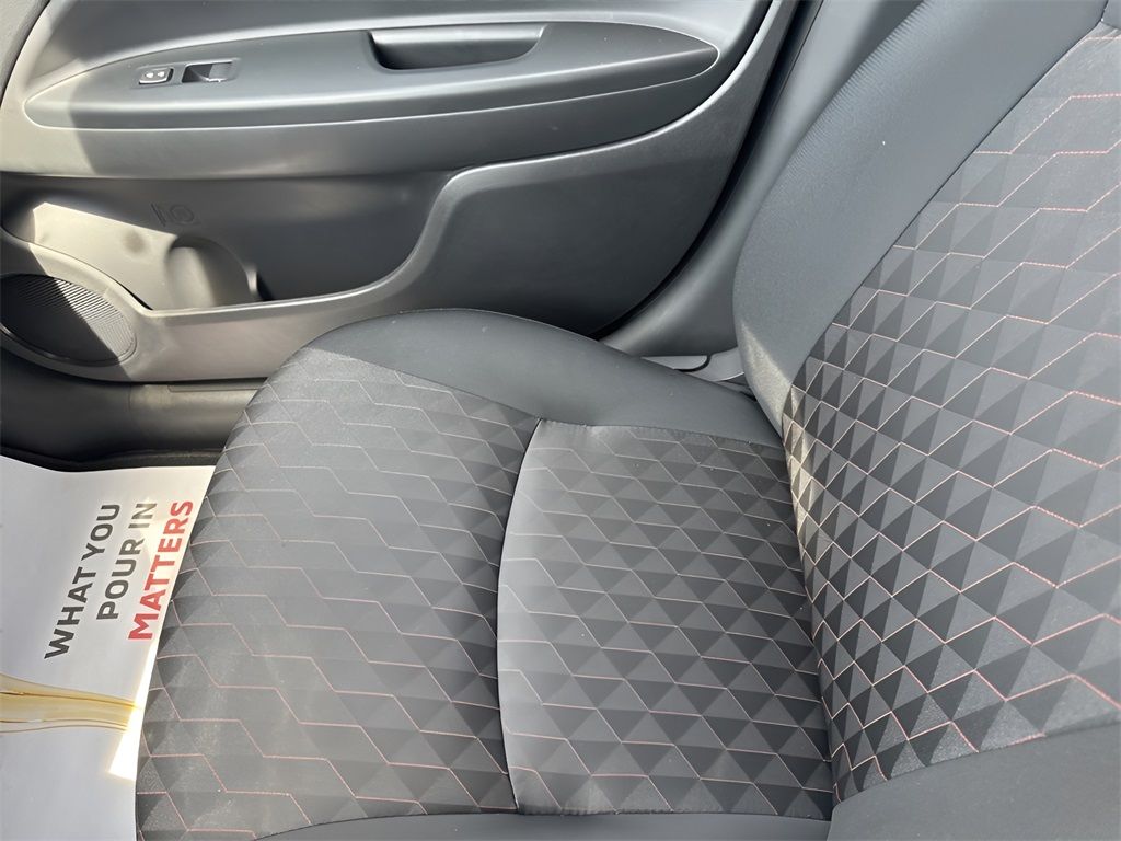 Vehicle image 10 of 26