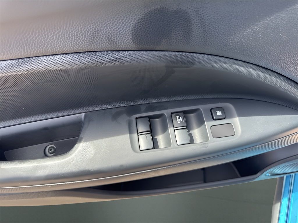 Vehicle image 16 of 26