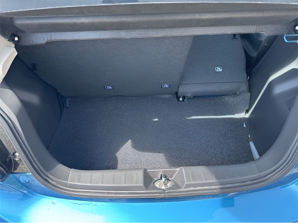 Vehicle image 8 of 26
