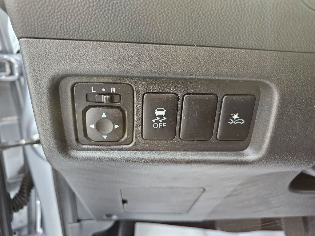 Vehicle image 13 of 20