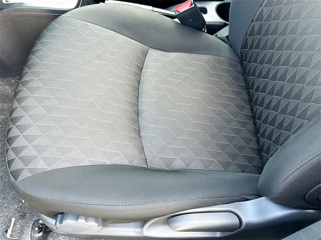 Vehicle image 16 of 29