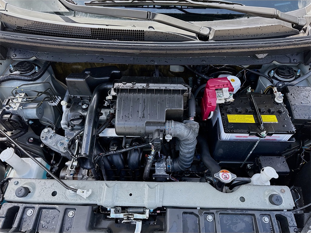 Vehicle image 10 of 29