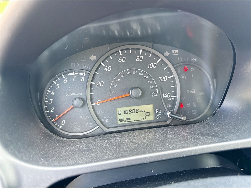 Vehicle image 21 of 29
