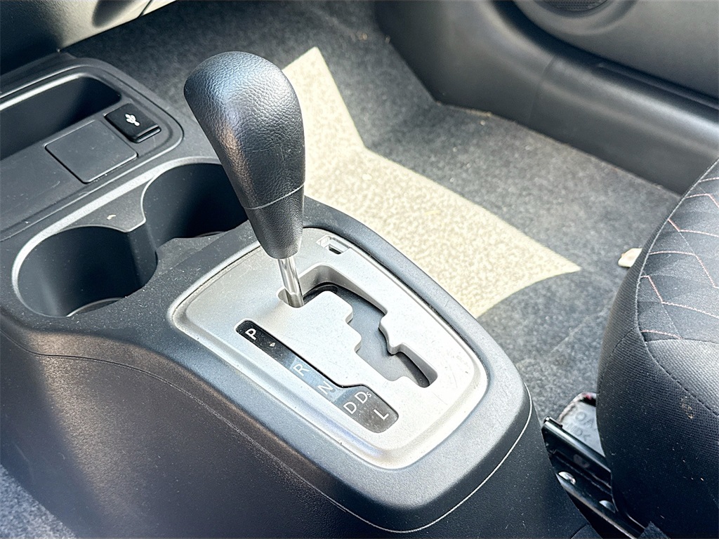 Vehicle image 25 of 29