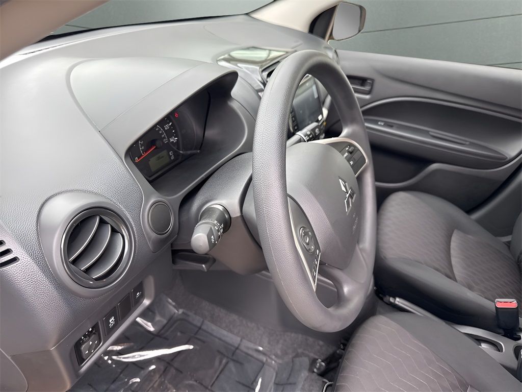 Vehicle image 11 of 28