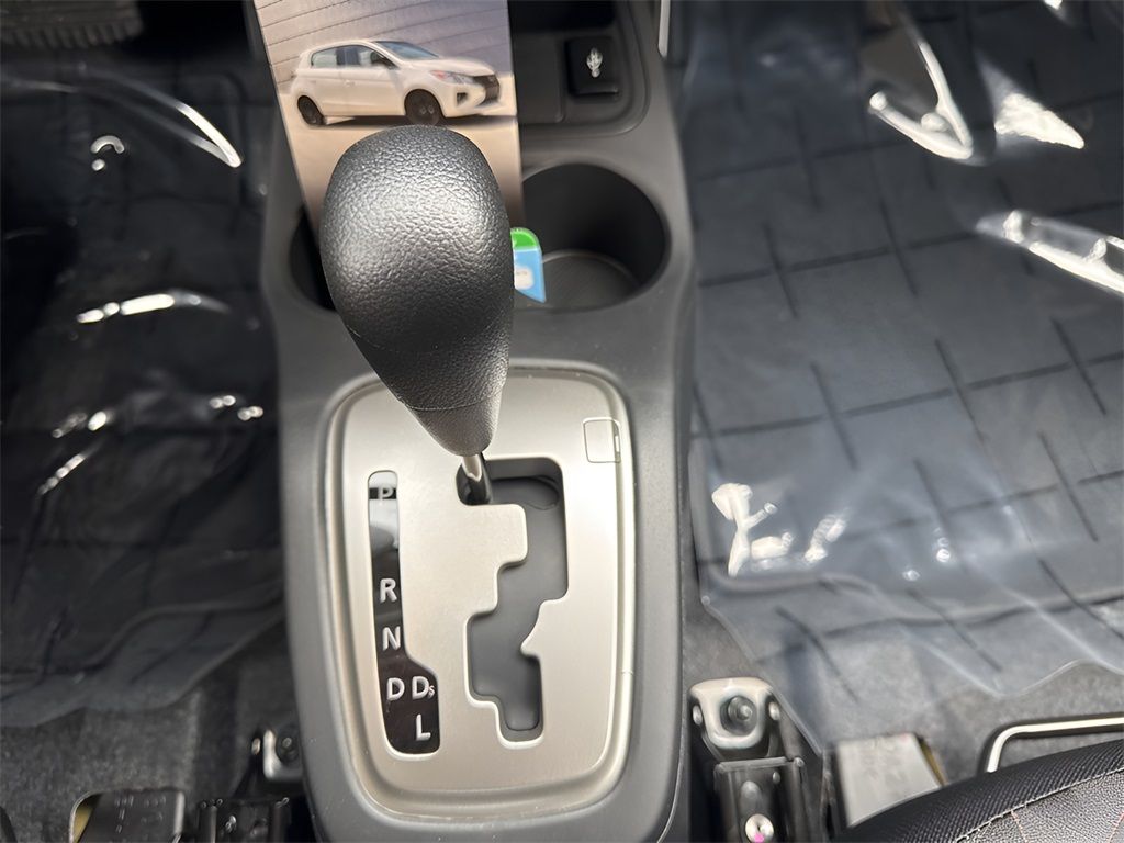 Vehicle image 16 of 28