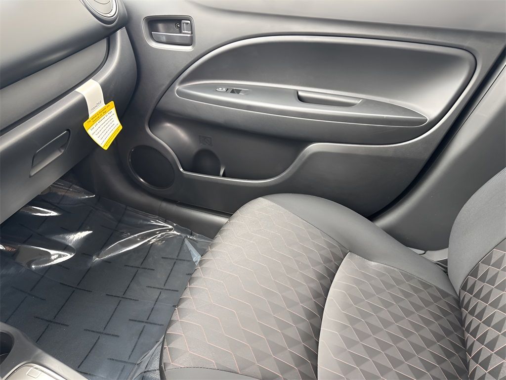 Vehicle image 26 of 28