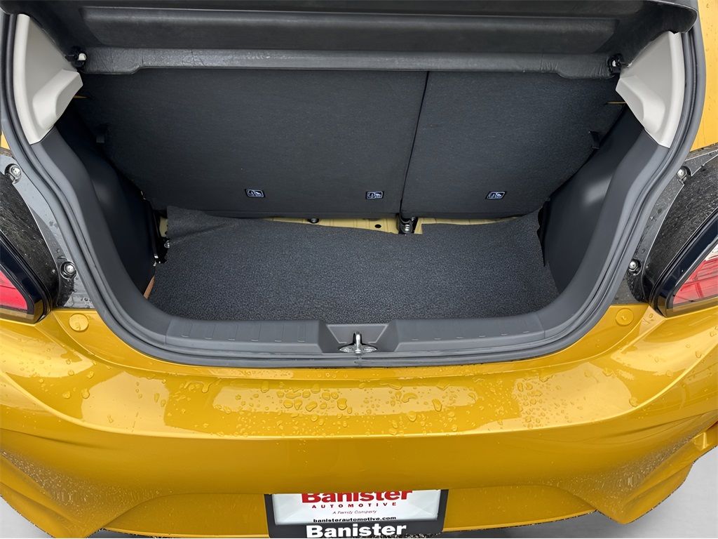 Vehicle image 9 of 28