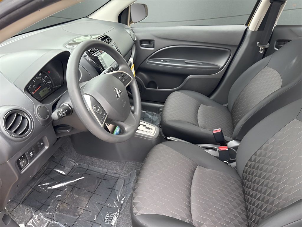 Vehicle image 21 of 28