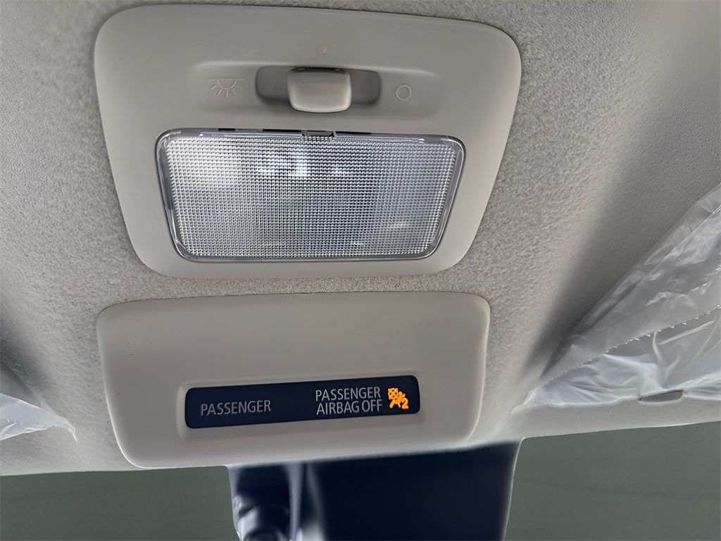 Vehicle image 20 of 28