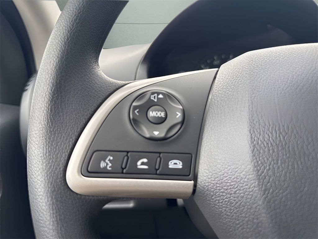 Vehicle image 19 of 28