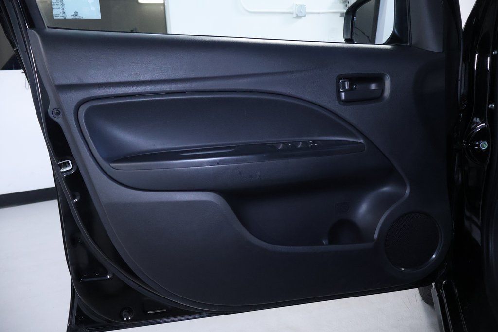 Vehicle image 22 of 31