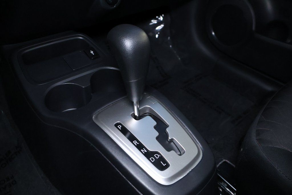 Vehicle image 21 of 31