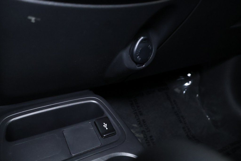 Vehicle image 23 of 31