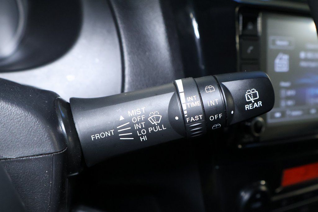 Vehicle image 26 of 31