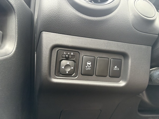 Vehicle image 20 of 28