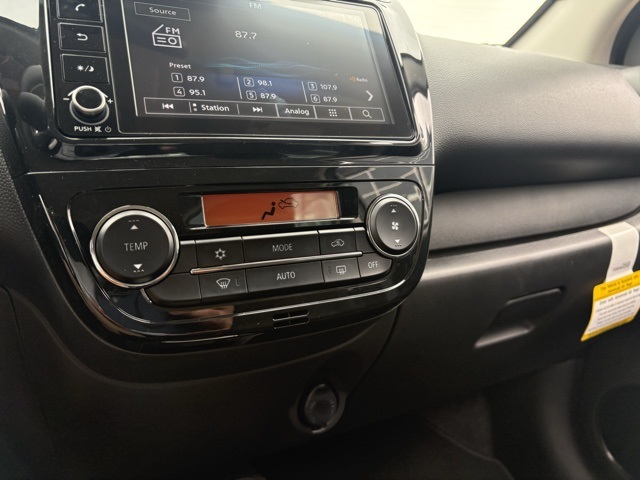 Vehicle image 25 of 28