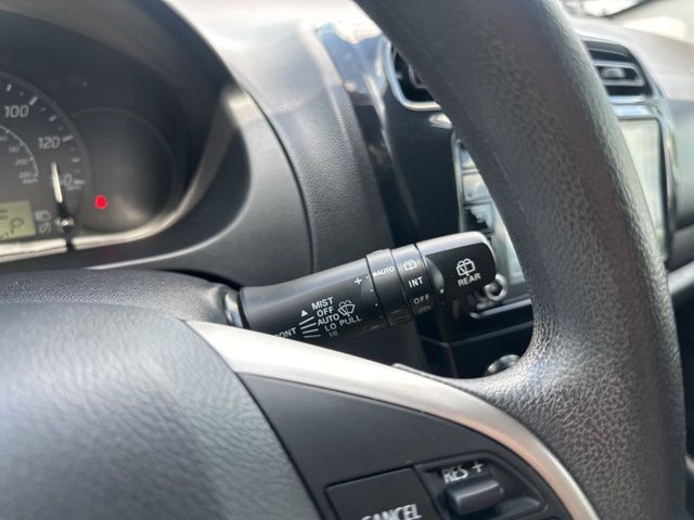 Vehicle image 25 of 33