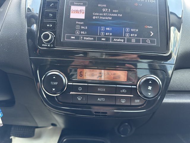Vehicle image 17 of 33