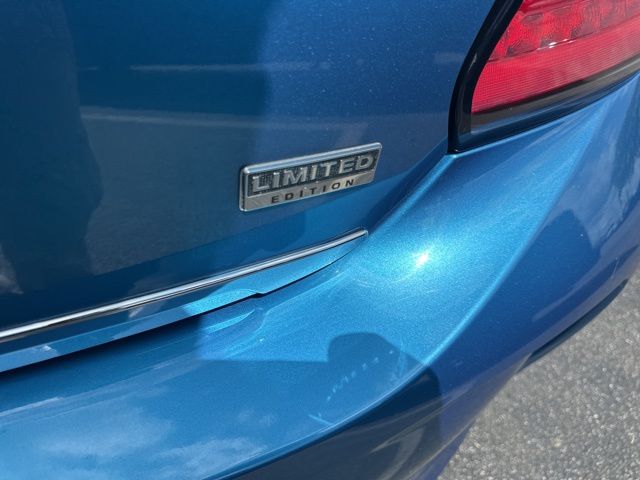Vehicle image 24 of 33