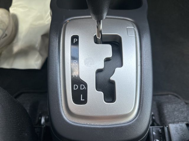Vehicle image 26 of 33